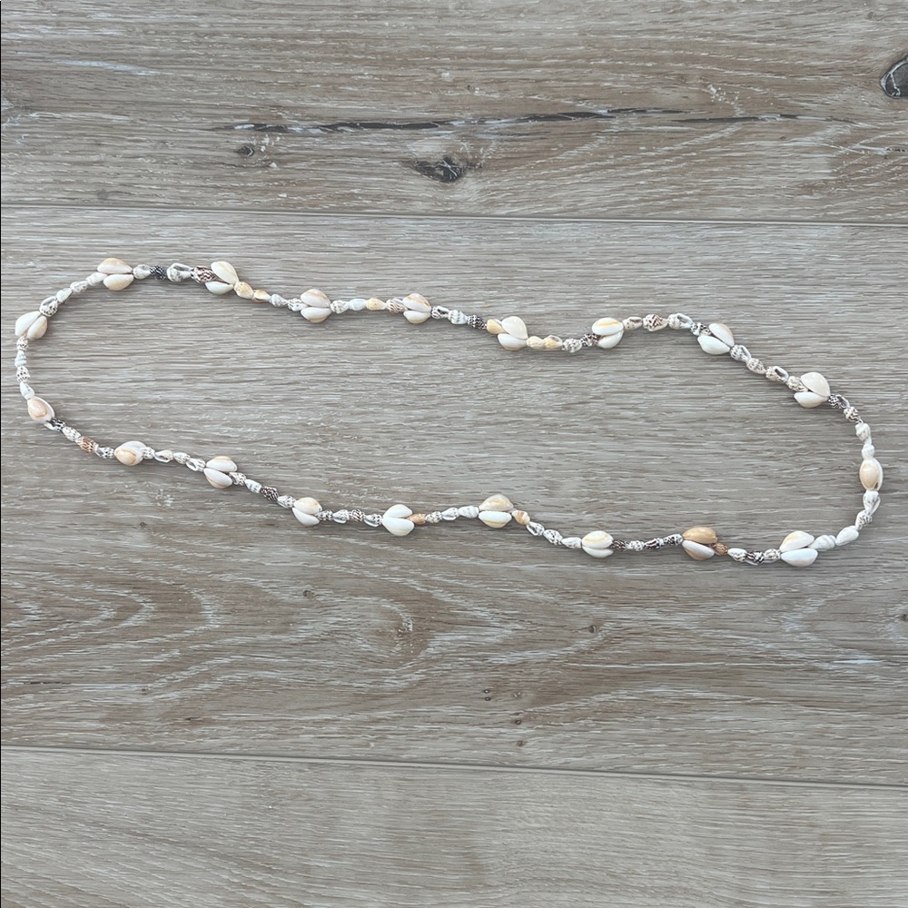 Vintage Shell Necklace - image 4